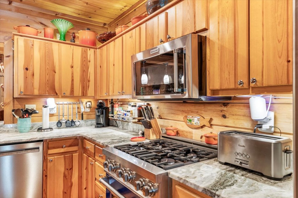 434559 Hayesville Active