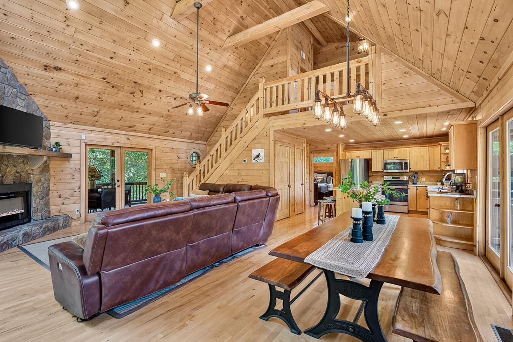 434572 Blue Ridge Active