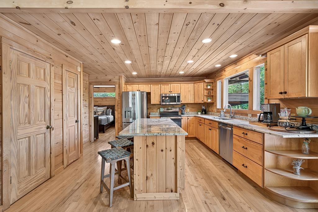 434572 Blue Ridge Active