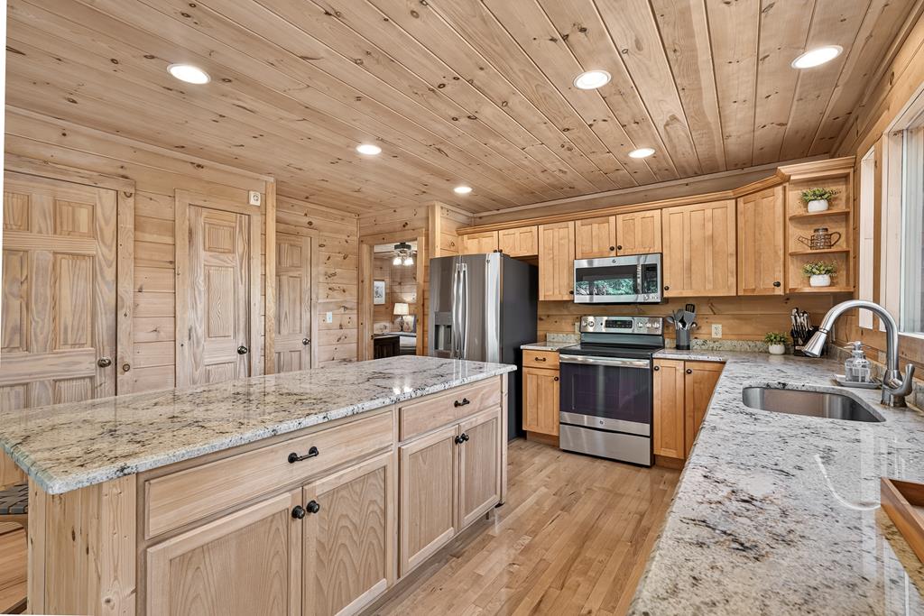 434572 Blue Ridge Active