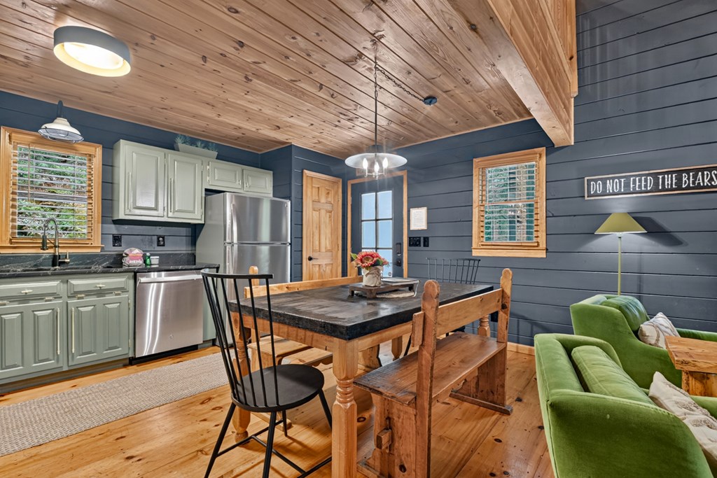 434605 Ellijay Active
