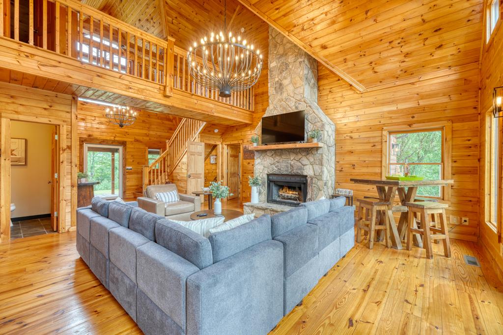 434648 Blue Ridge Active