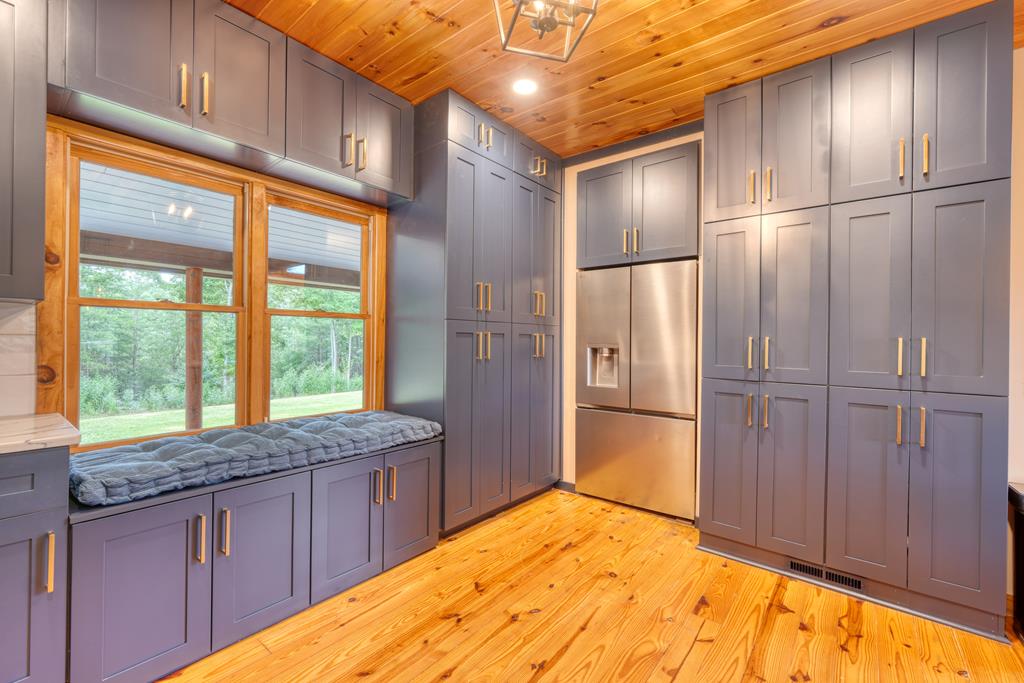434648 Blue Ridge Active