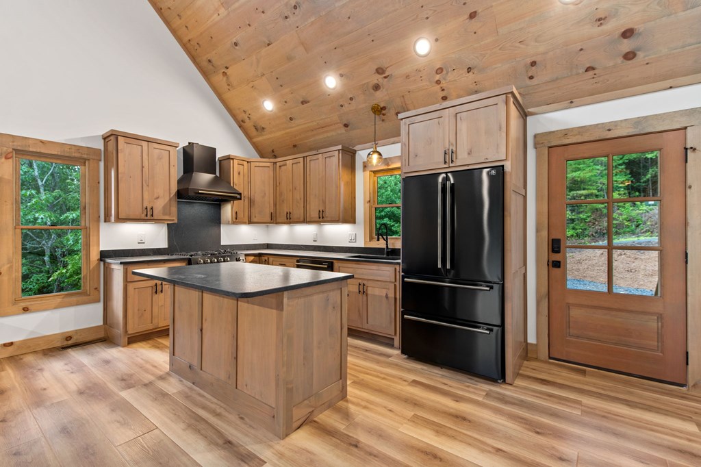 434650 Mineral Bluff Active