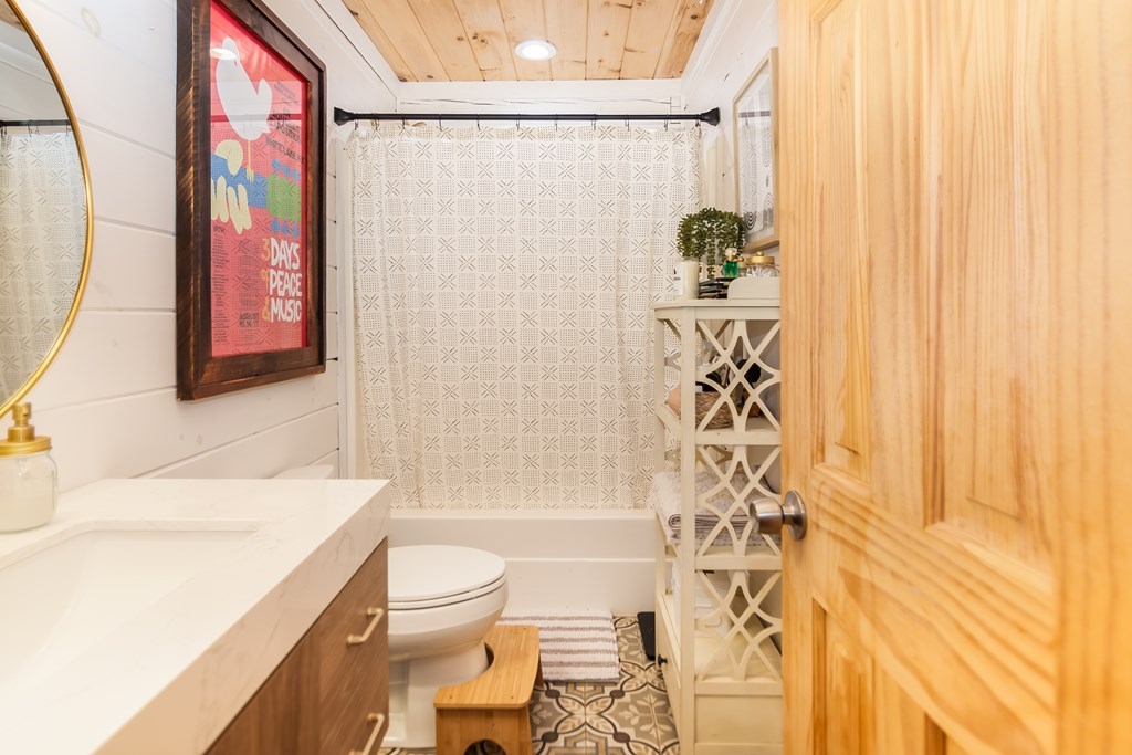 434652 Mineral Bluff Active