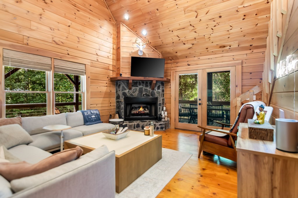 434652 Mineral Bluff Active