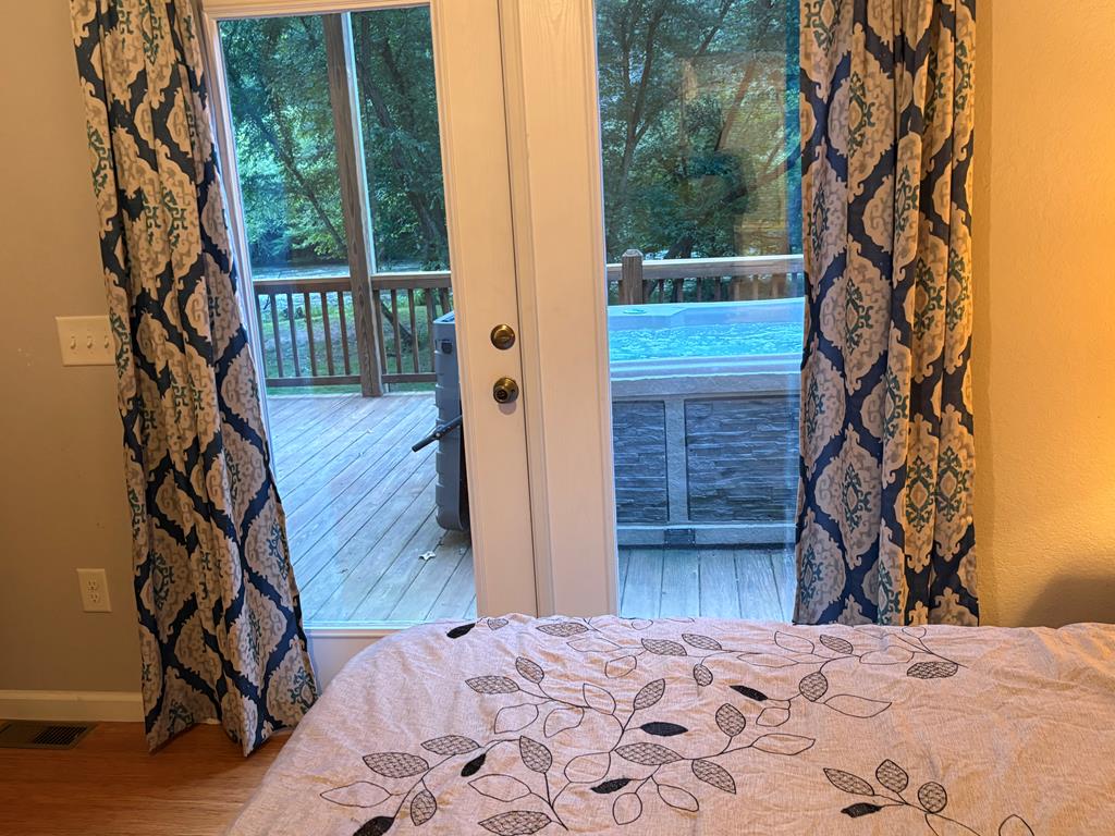 434657 Hayesville Active