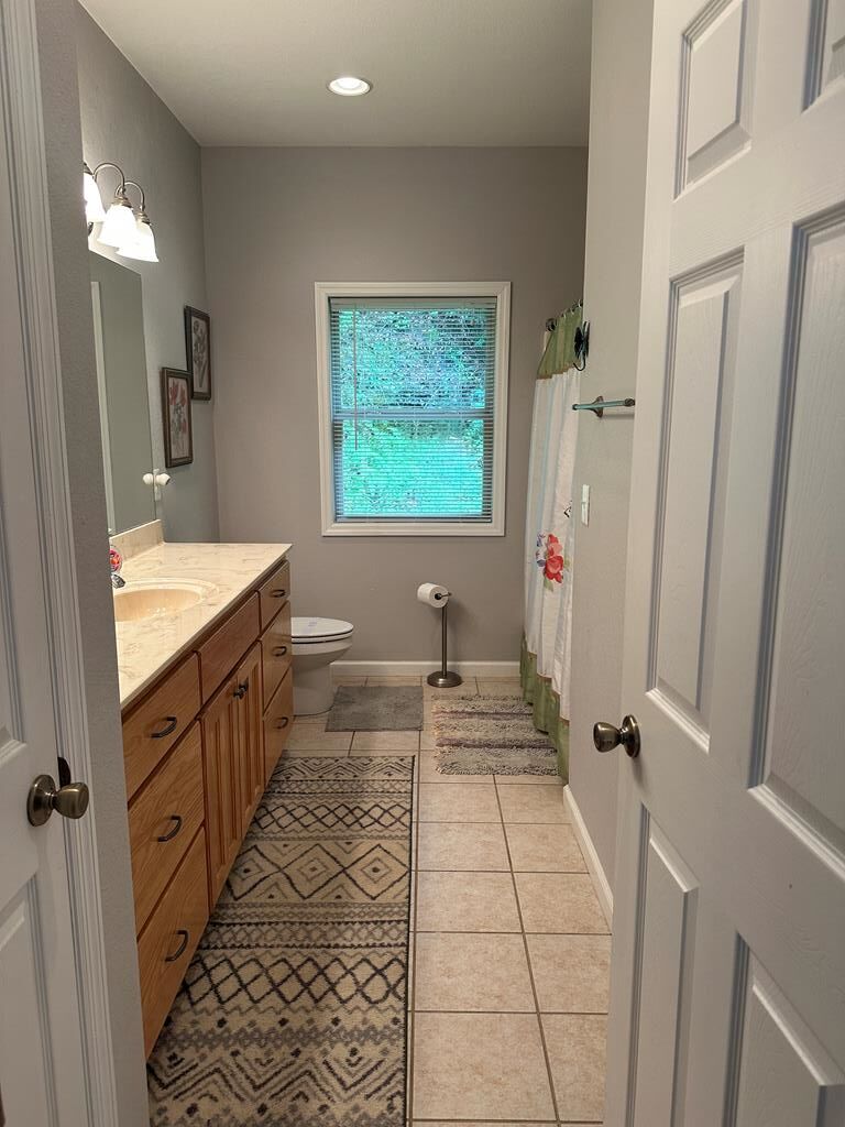 434657 Hayesville Active