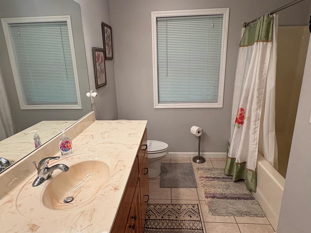 434657 Hayesville Active