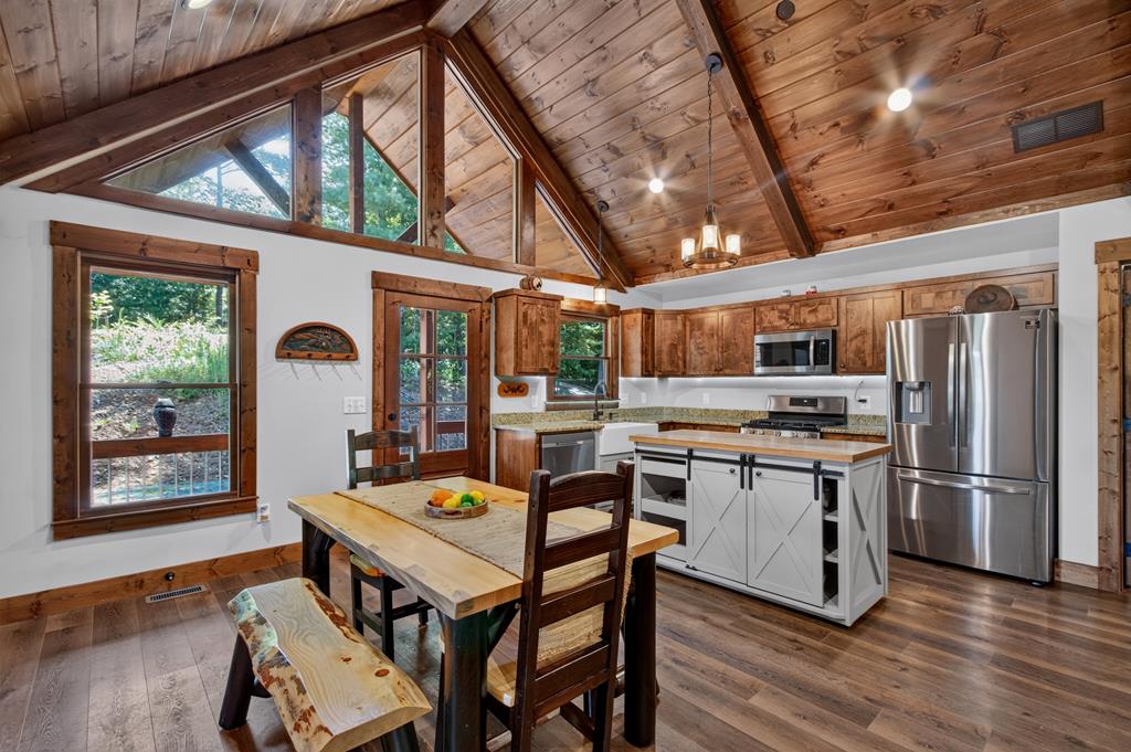 434691 Mineral Bluff Active