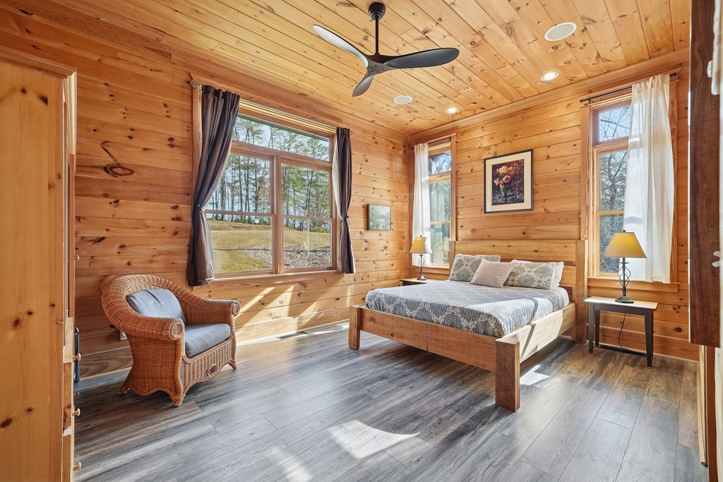 434695 Blue Ridge Active