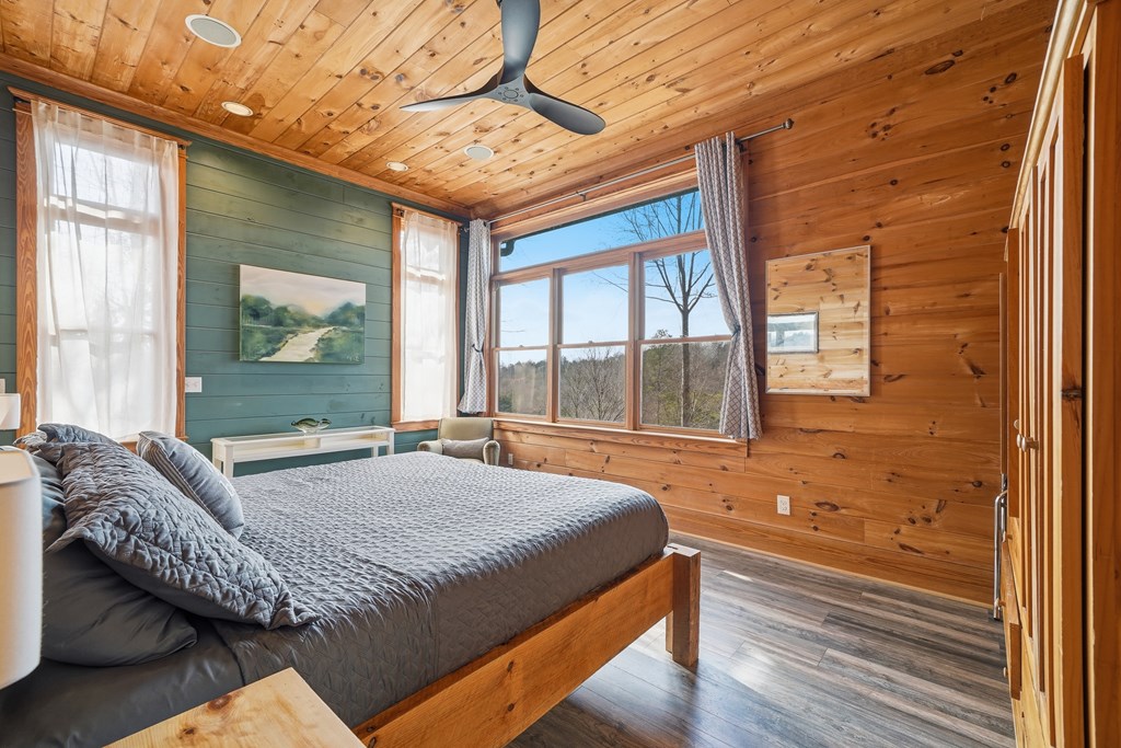 434695 Blue Ridge Active
