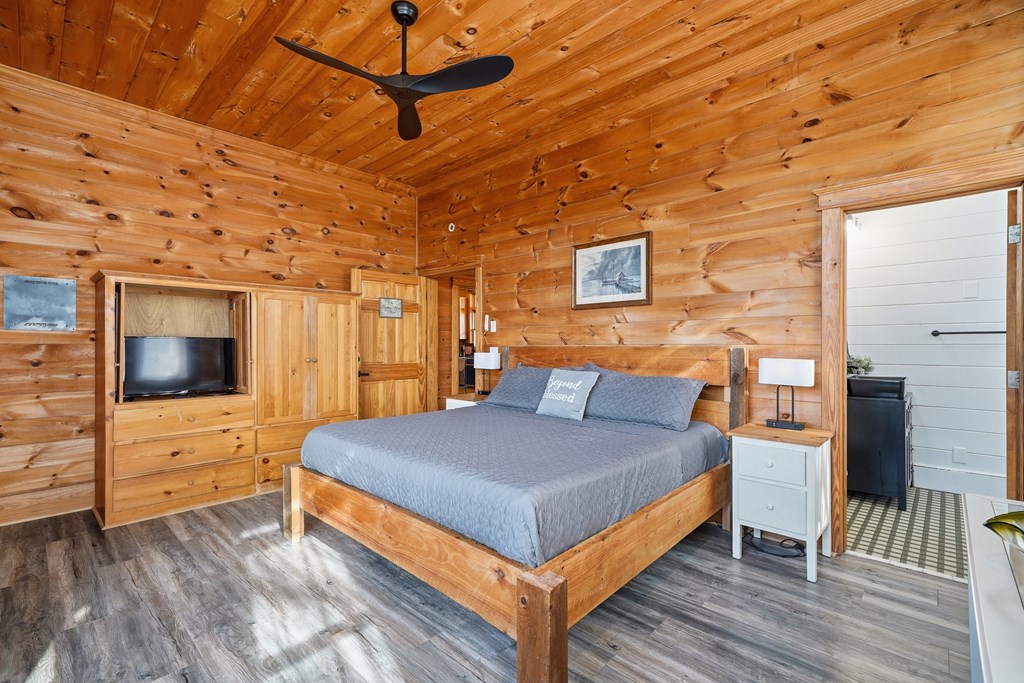 434695 Blue Ridge Active