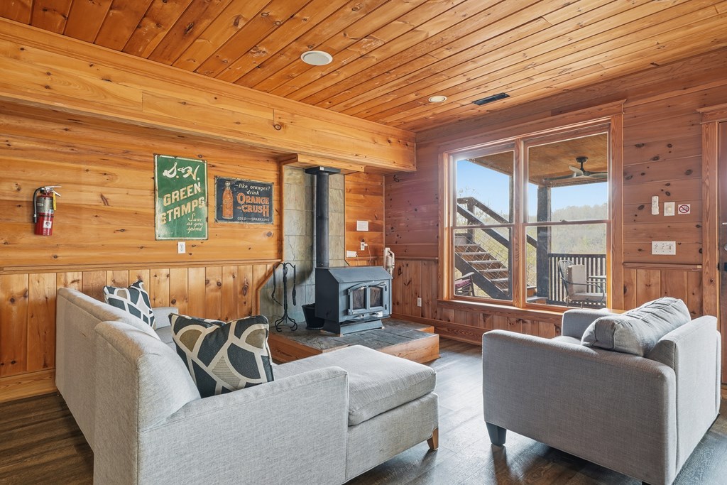 434695 Blue Ridge Active