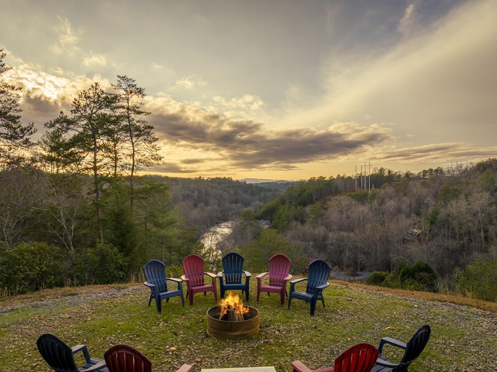 434695 Blue Ridge Active