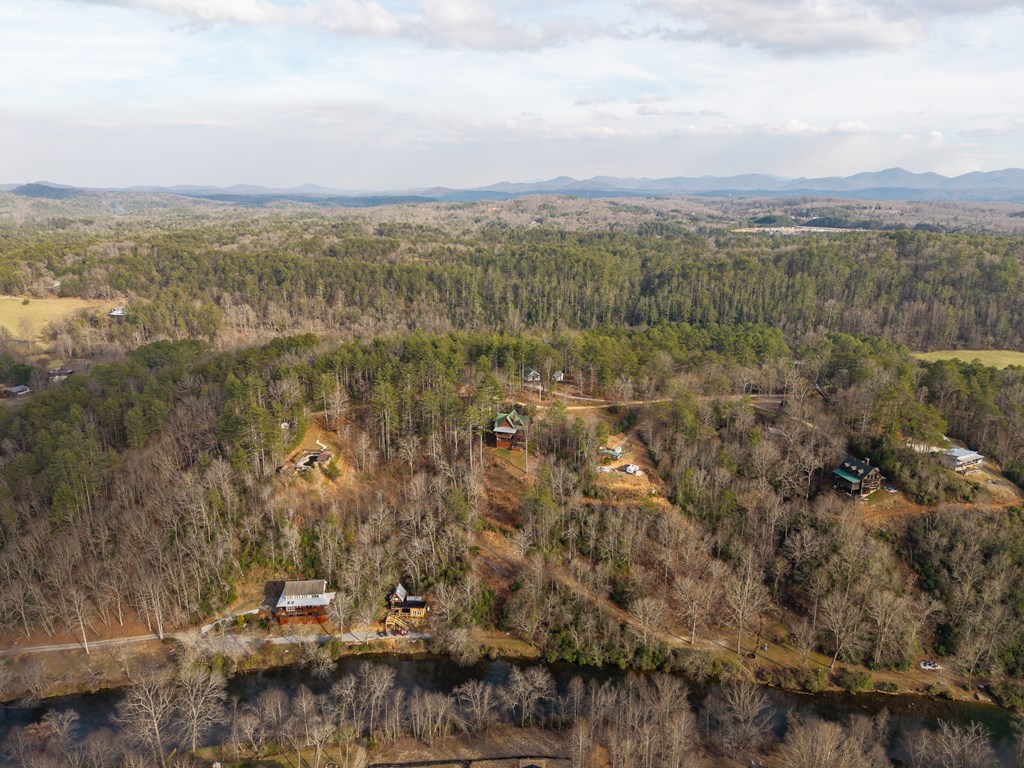 434695 Blue Ridge Active