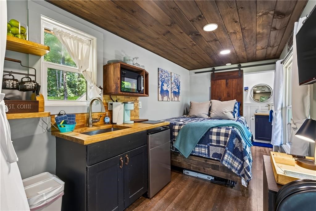 434717 Blue Ridge Active