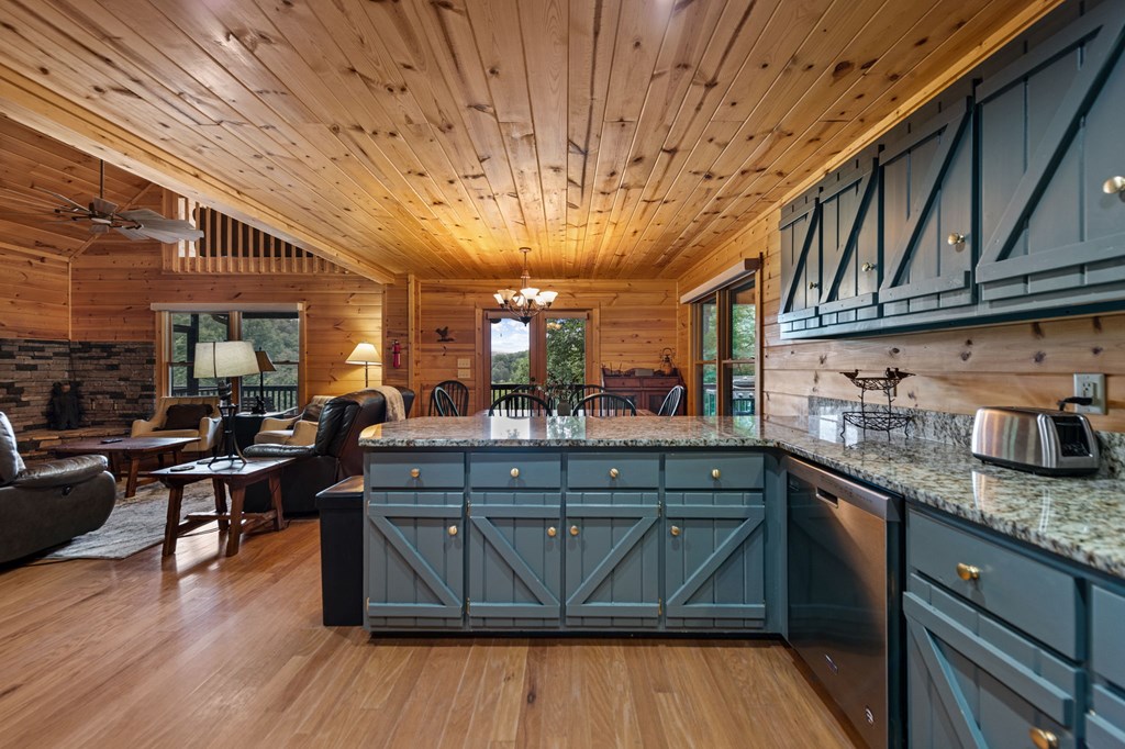 434733 Blue Ridge Active