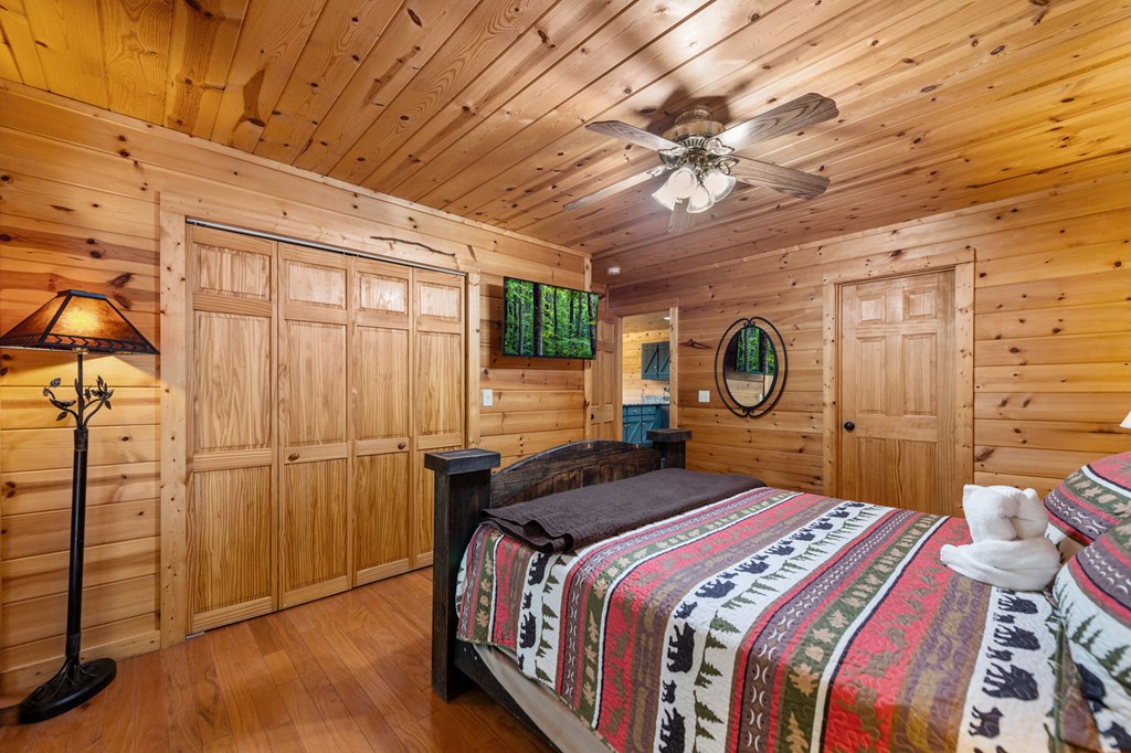 434733 Blue Ridge Active