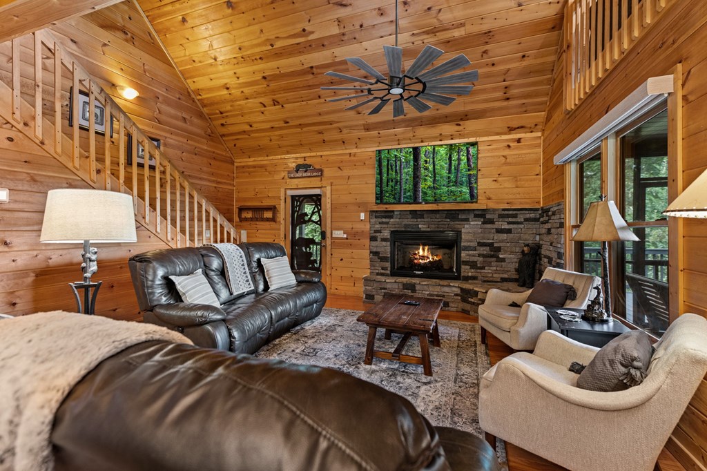 434733 Blue Ridge Active