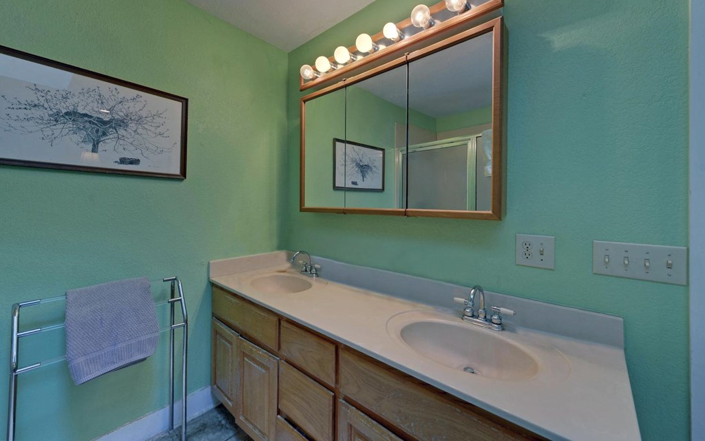 434748 Brasstown Active