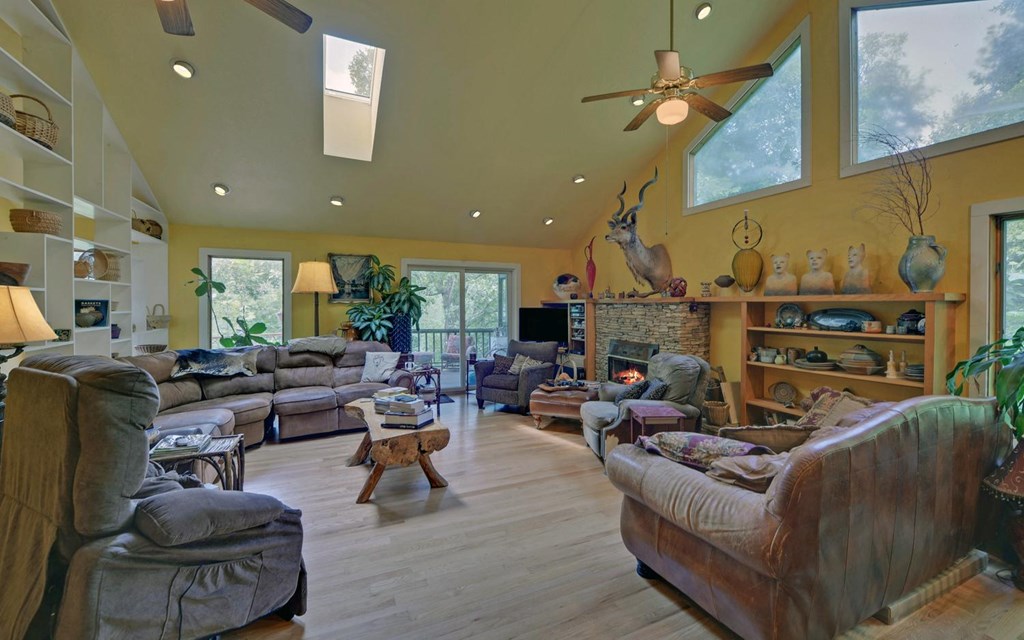 434748 Brasstown Active