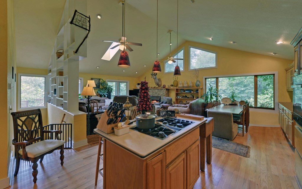 434748 Brasstown Active