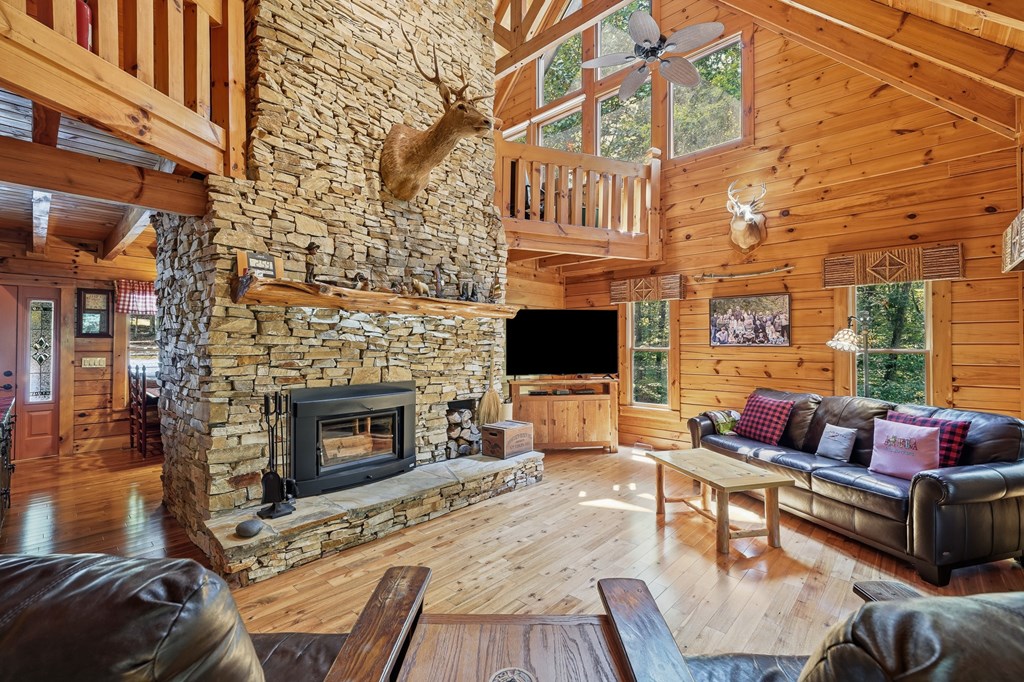 434760 Mineral Bluff Active