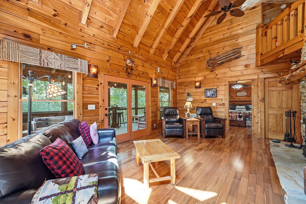 434760 Mineral Bluff Active
