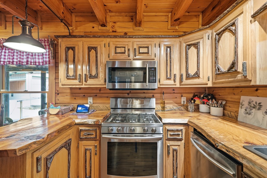 434760 Mineral Bluff Active