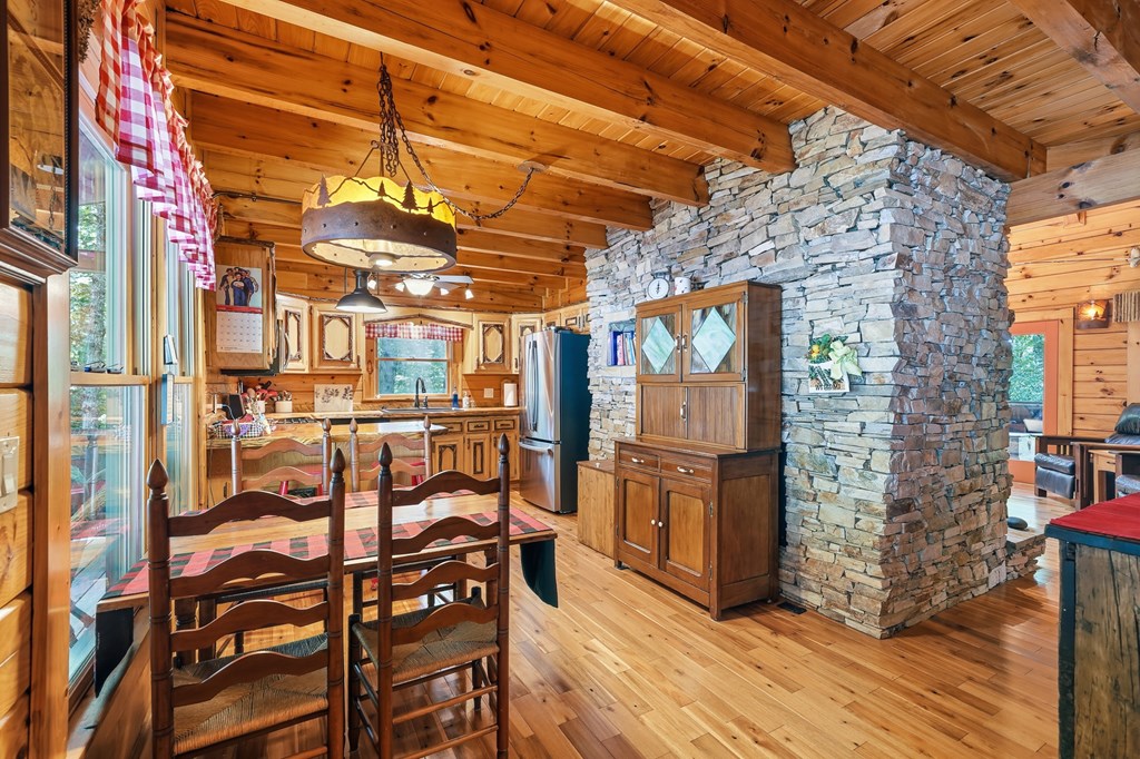 434760 Mineral Bluff Active