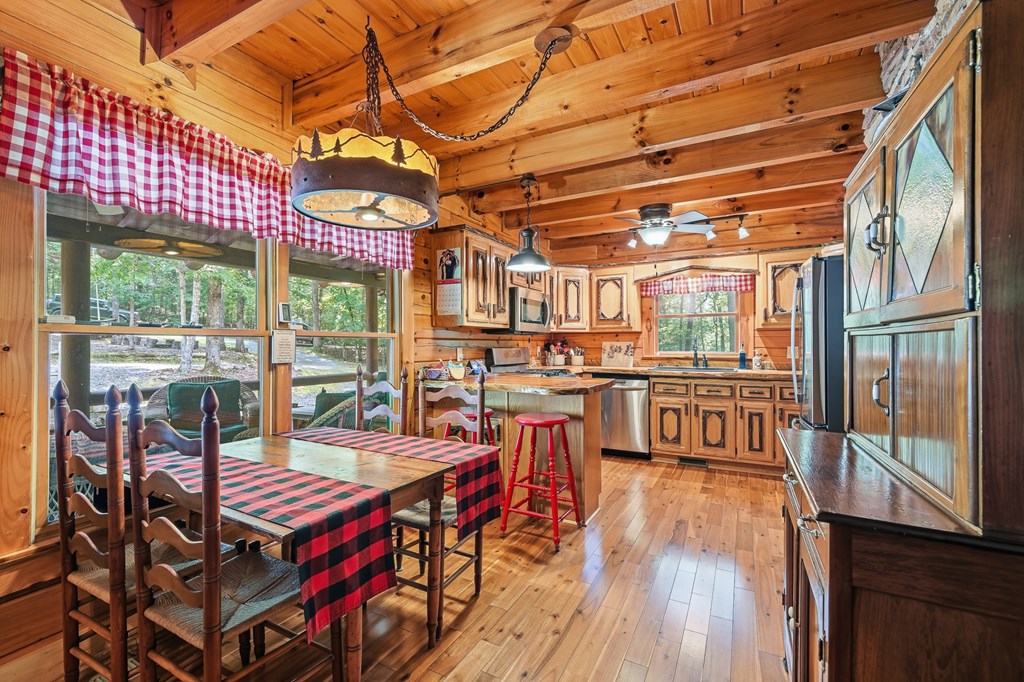 434760 Mineral Bluff Active