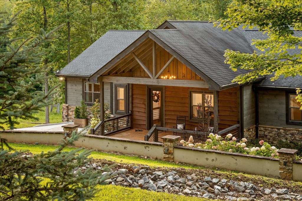 434796 Blue Ridge Active