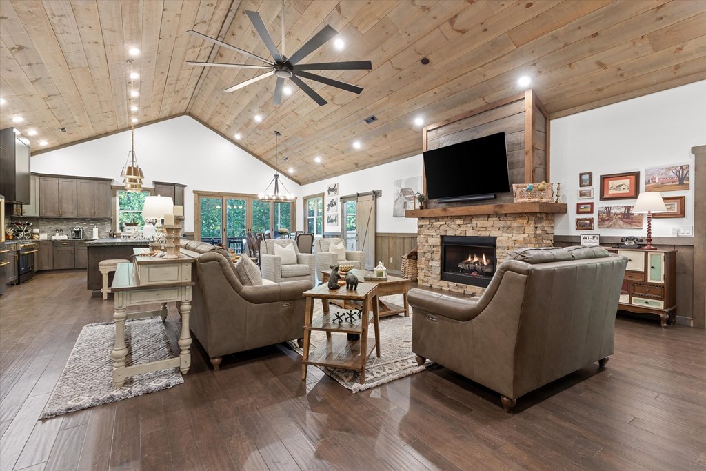 434796 Blue Ridge Active