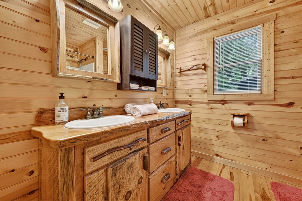 434825 Blue Ridge Active