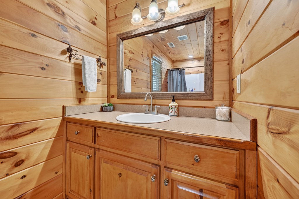 434826 Blue Ridge Active