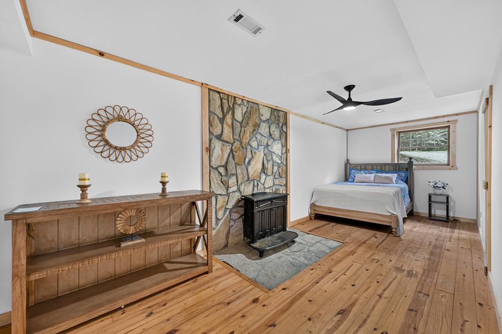 434832 Mineral Bluff Active
