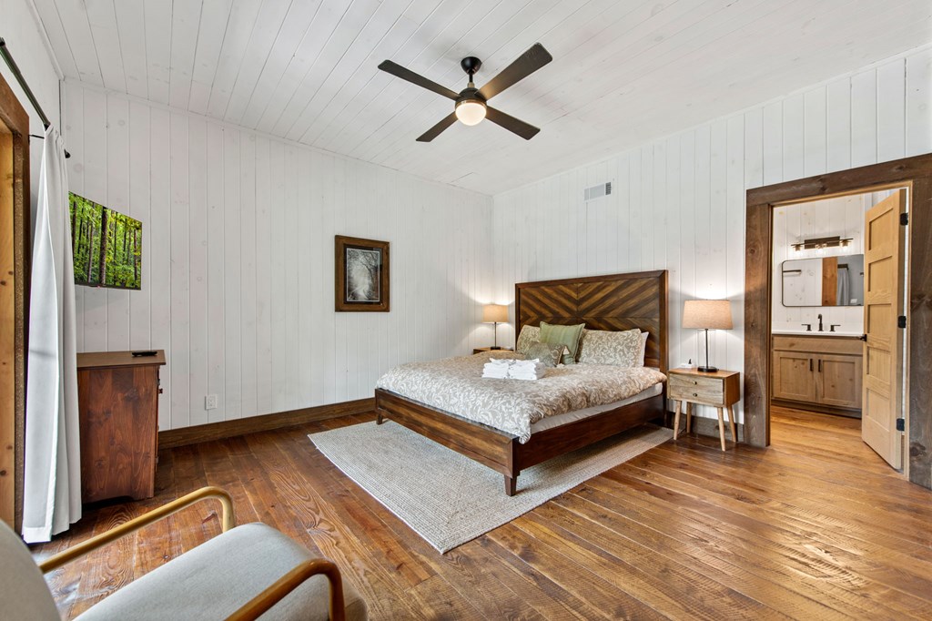 434893 Blue Ridge Active