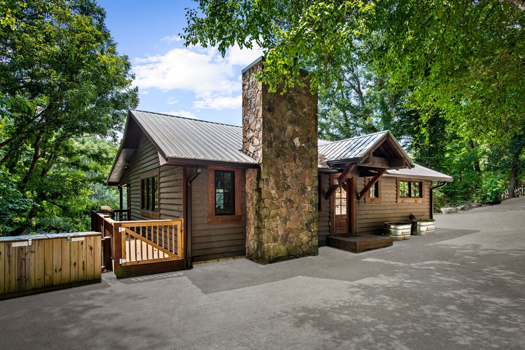 434893 Blue Ridge Active