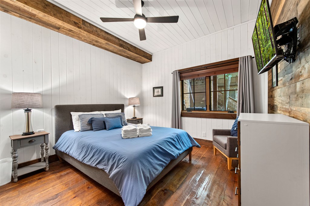 434893 Blue Ridge Active
