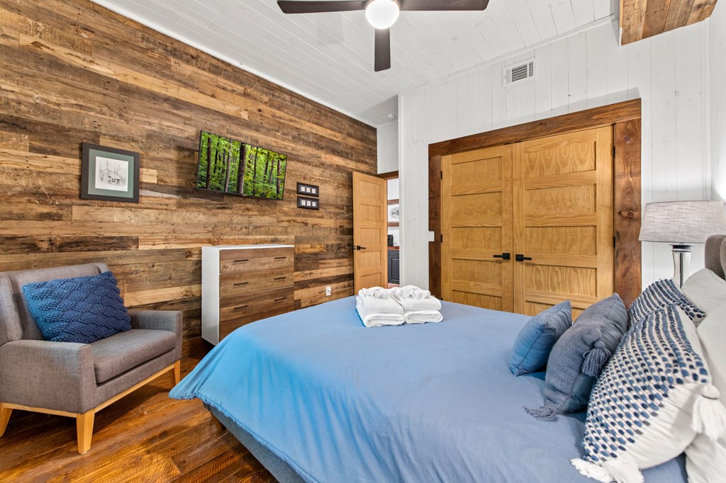 434893 Blue Ridge Active