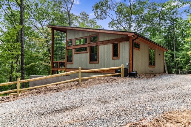 434896 Blue Ridge Active