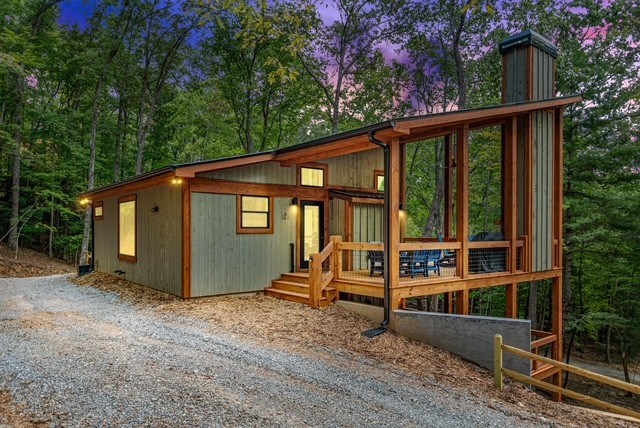 434896 Blue Ridge Active