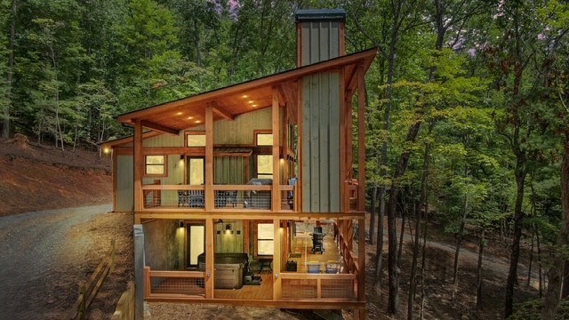 434896 Blue Ridge Active