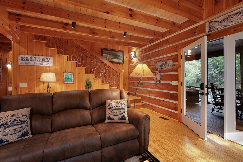434924 Ellijay Active