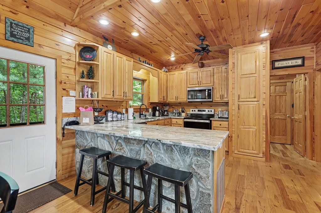 434940 Morganton Active