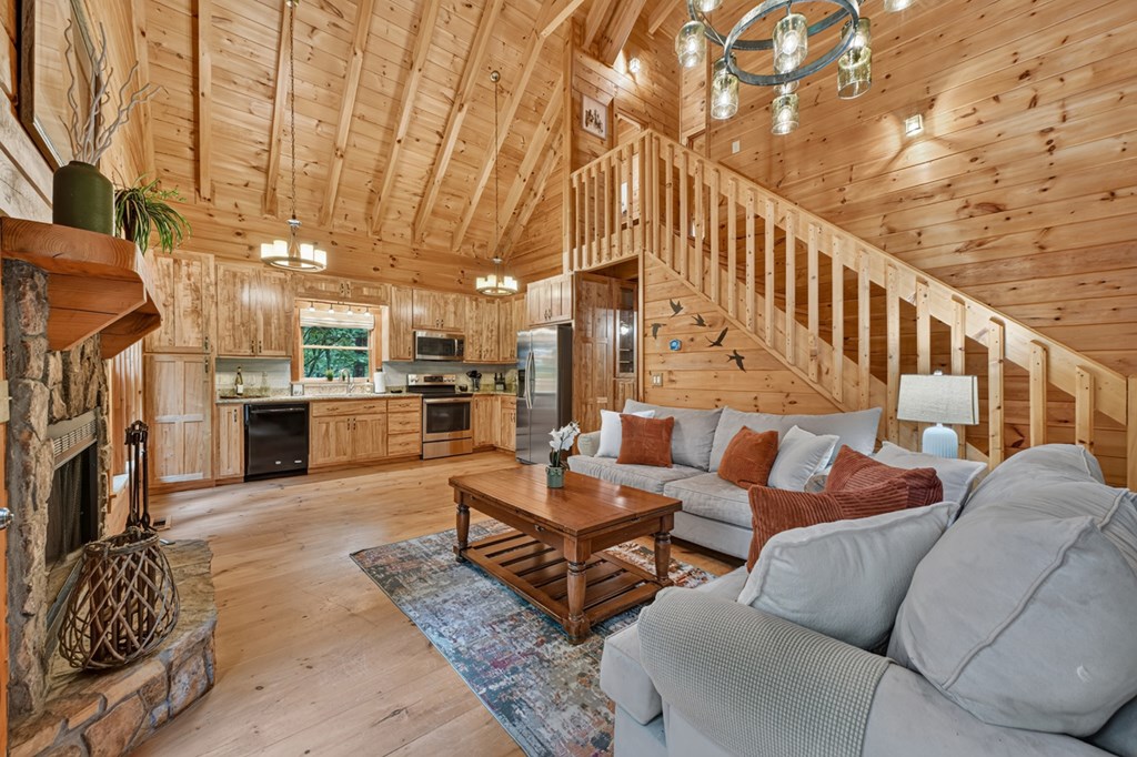 434963 Blue Ridge Active