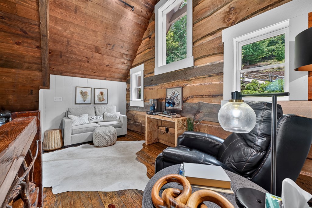 434978 Blue Ridge Active
