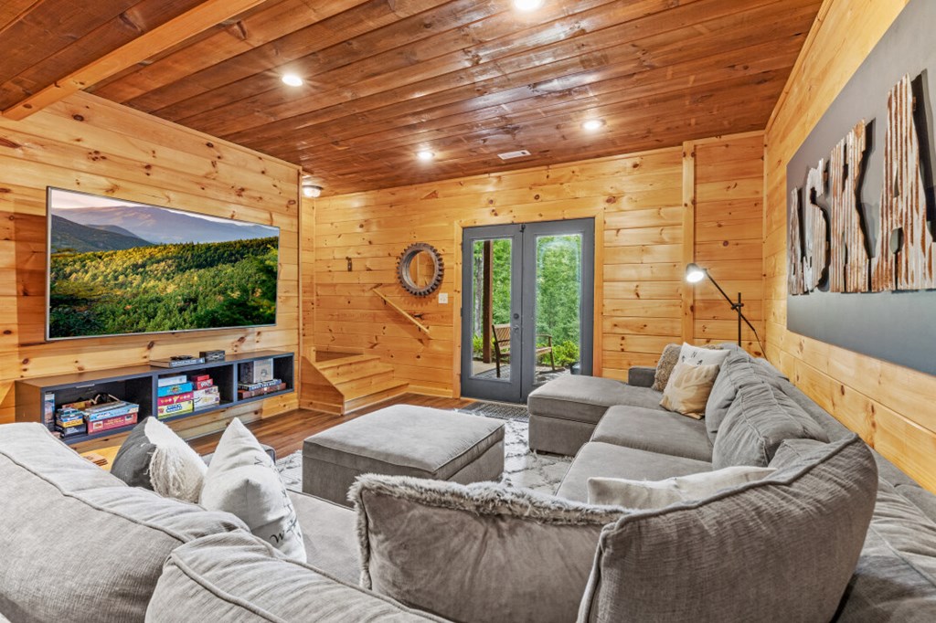 434984 Blue Ridge Active