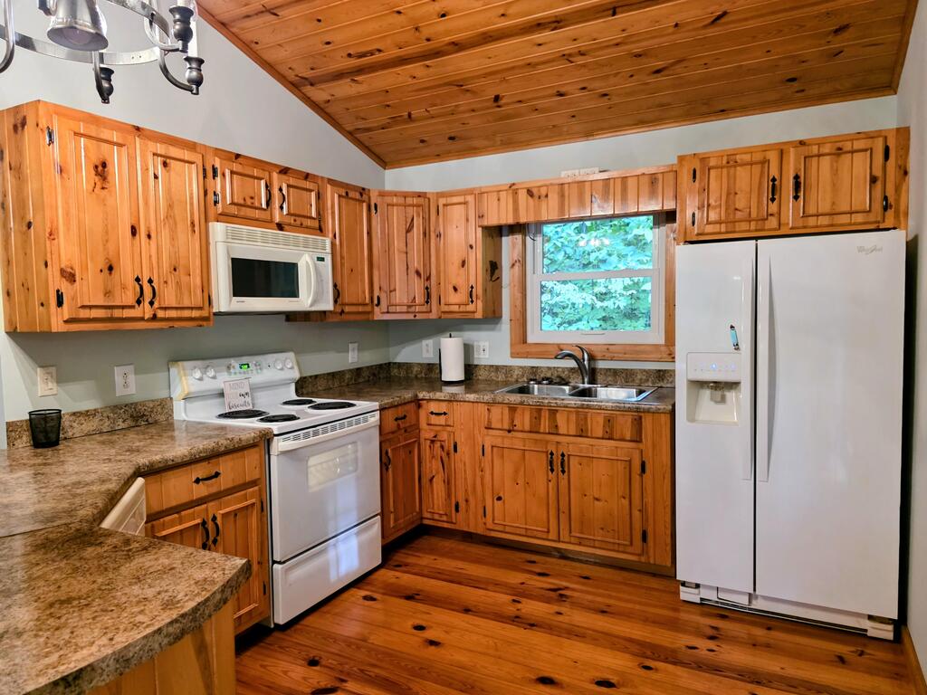 434998 Hiawassee Active